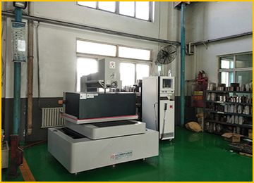 中走絲線切割機床儲絲筒行程怎么調(diào)-仁光智能