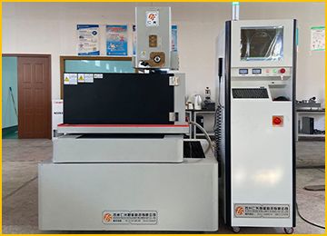 中走絲線切割機床工作臺移動引起的斷絲-仁光智能