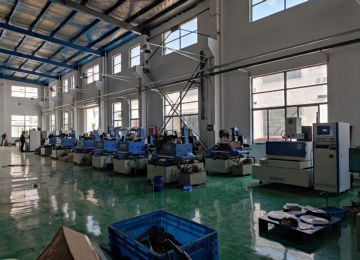 為什么線切割機(jī)床一定要謹(jǐn)慎選擇呢?--仁光 為什么線切割機(jī)床一定要謹(jǐn)慎選擇呢?--仁光